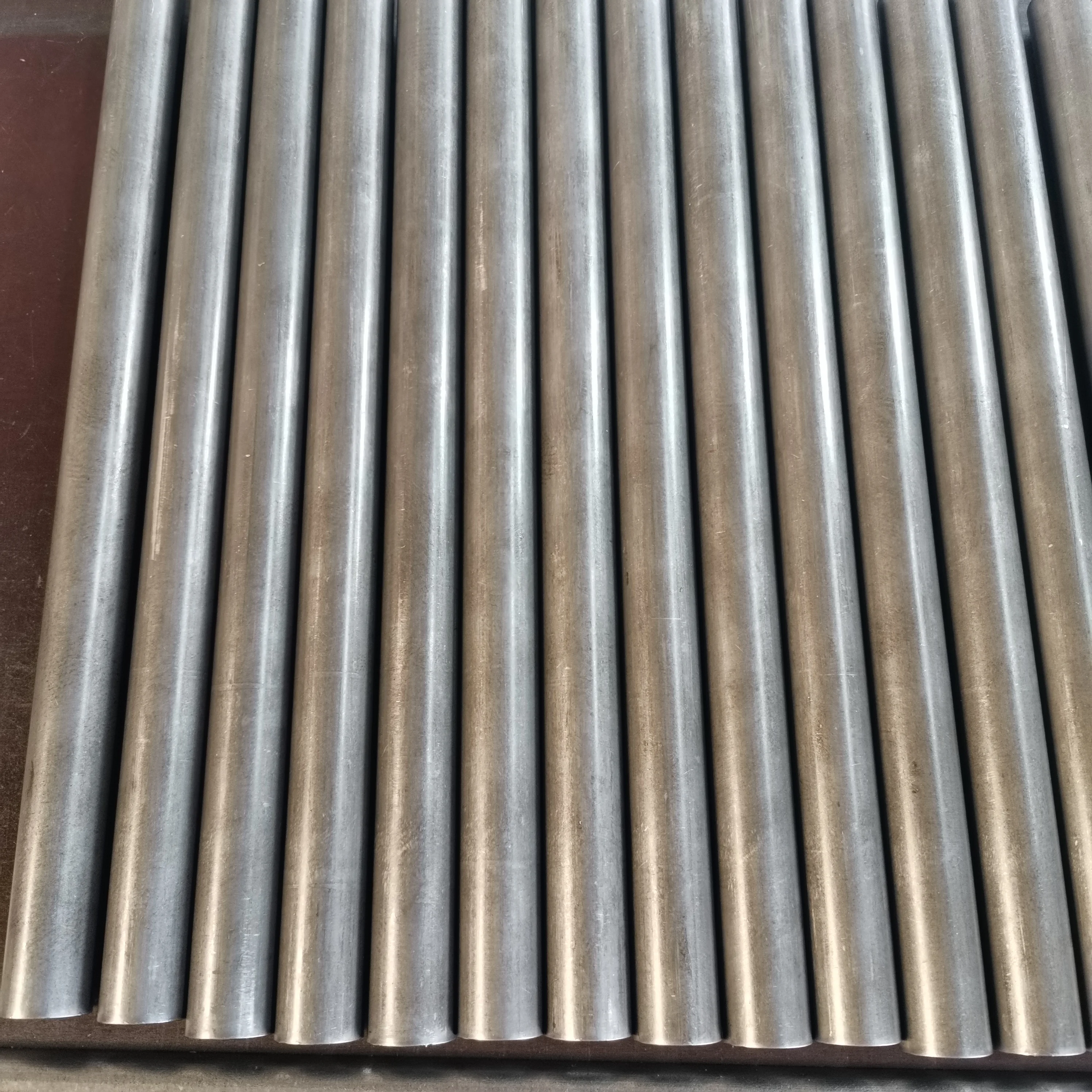 
 Холоднотянутая бесшовная стальная трубка с термообработкой для мотоциклетной амортизационной трубки  