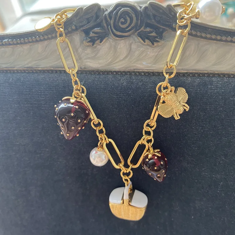 Fashion Top Quality Real Gold Plating Strawberry Bee Charms Chain Bracelets for Women
