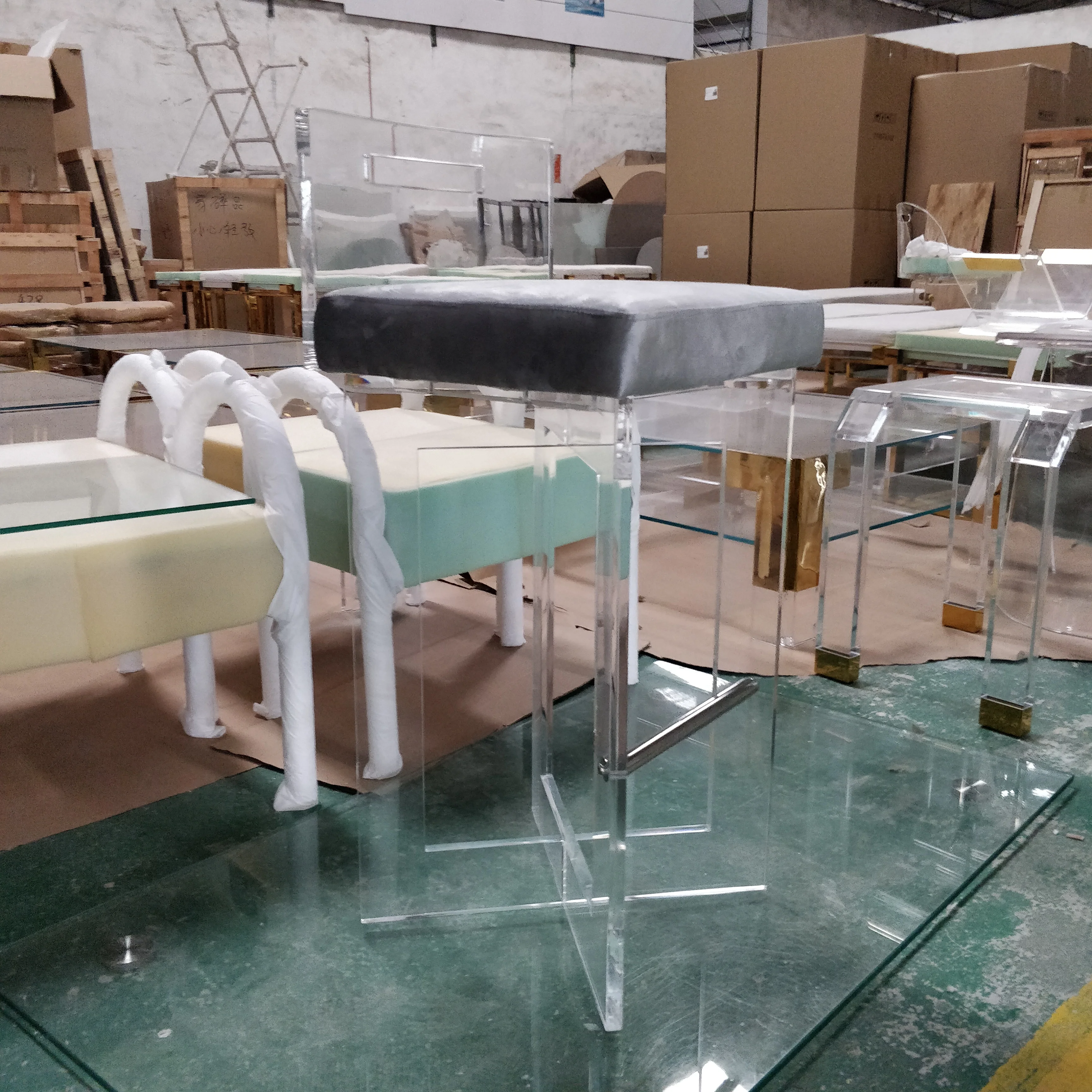 Factory Price OEM ODM Modern Design Cross Stool Transparent Acrylic High Bar Stool Chair with brass metal