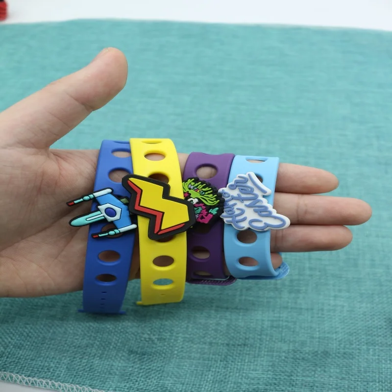 Wsnbwye silicon bracelet thin  band Wrist strap Clip Event Party Custom Adjustable Wrist strap silicone crocs bracelet