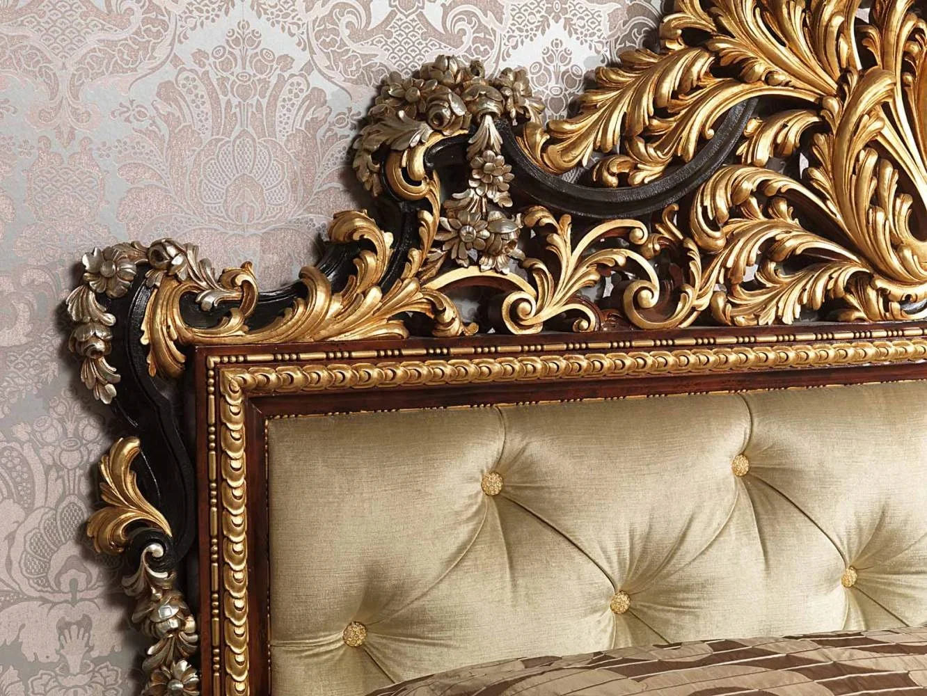 CBMmart Custom Design Handcrafted Italian Classical Royal Furniture Antique Gold Bedroom Sets