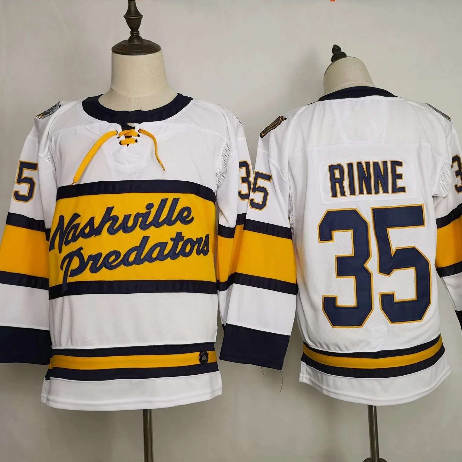 NHLing Nashville Predator ice hockey jersey with customized embroidery design.