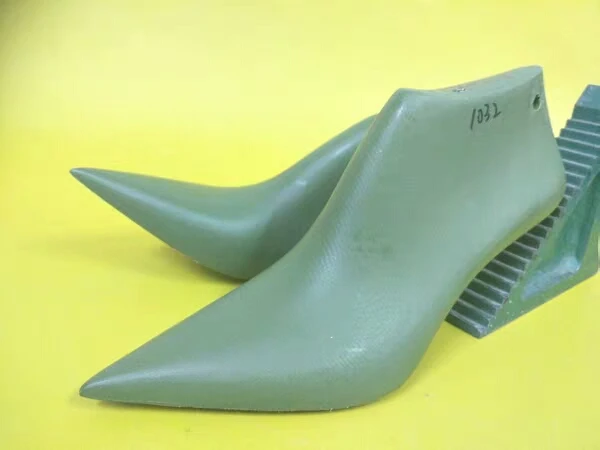 Ladies ultra long pointed toe plastic shoe lasts 7cm