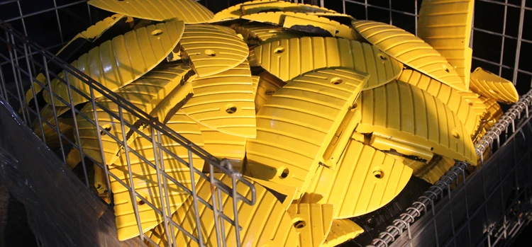 High Quality Heavy Duty Rubber Speed Breaker for Garage Parking Lot Roadway Road Bump Speed Hump