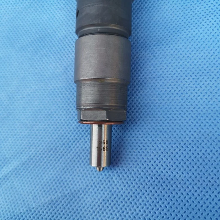 Good quality deutz TCD2013 engine parts fuel injector 04290986 04289311 D7E