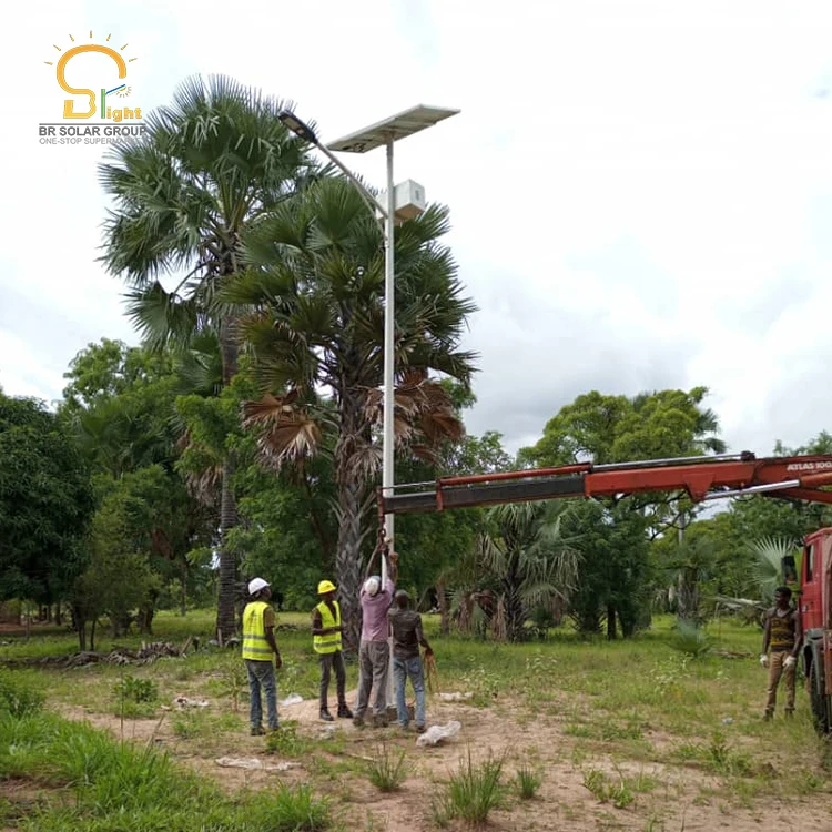 Hot sale Super brightness solar ip camera solar street light pole with light