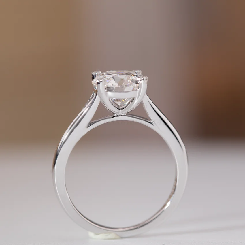 Custom Engagement 18k Solid Gold Laboratory Diamond Ring IGI Certified CVD Laboratory Grown Diamond Ring