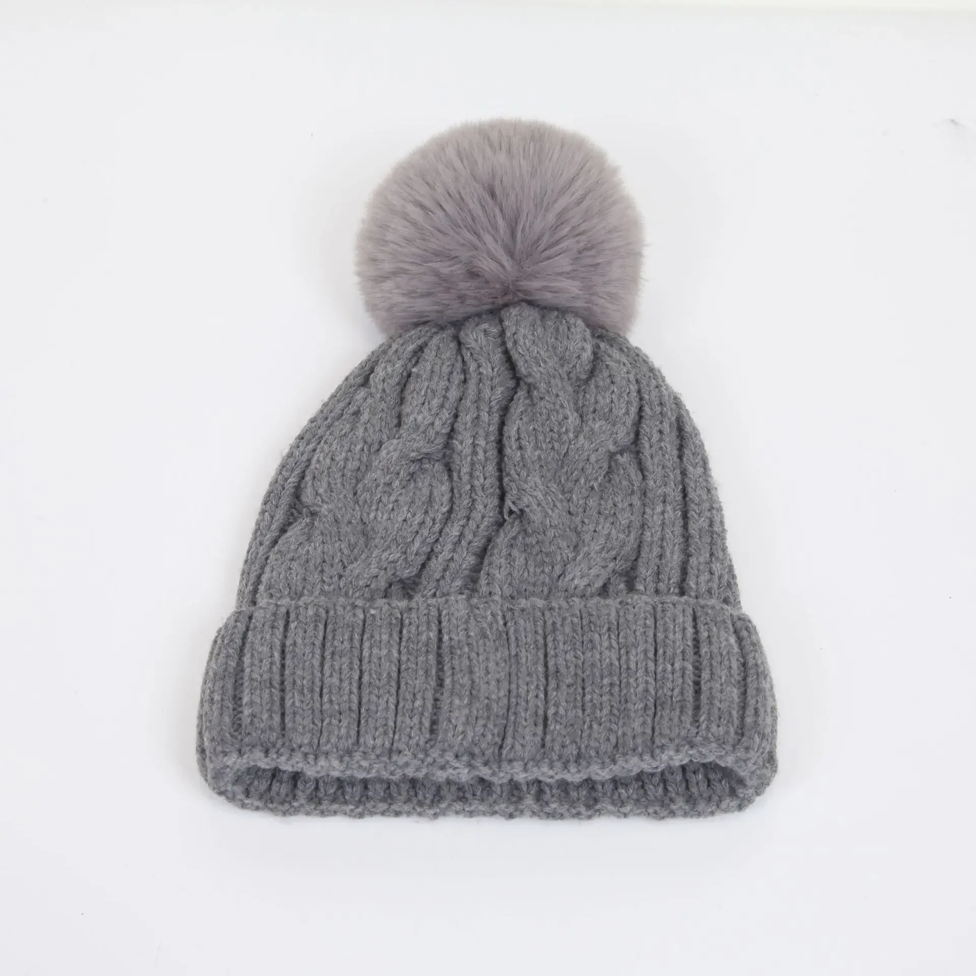High quality outdoor  adult beanie with pom fur ball hats