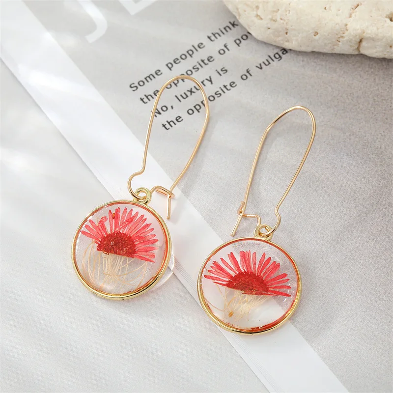 2023 Bohemian vintage creative round drop glue dried flower simple personality earring for lady