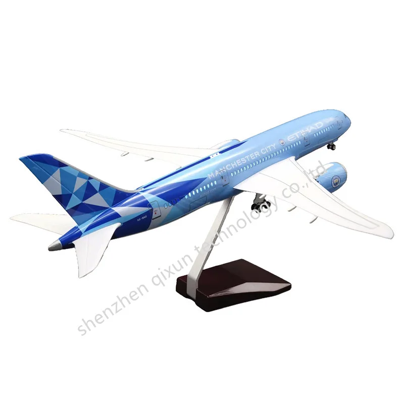 Unique Kids Toy LED Flashing Scale 1:130 43cm Boeing 787 ETIHAD Blue Aircraft Resin Model Aircraft with Wheels