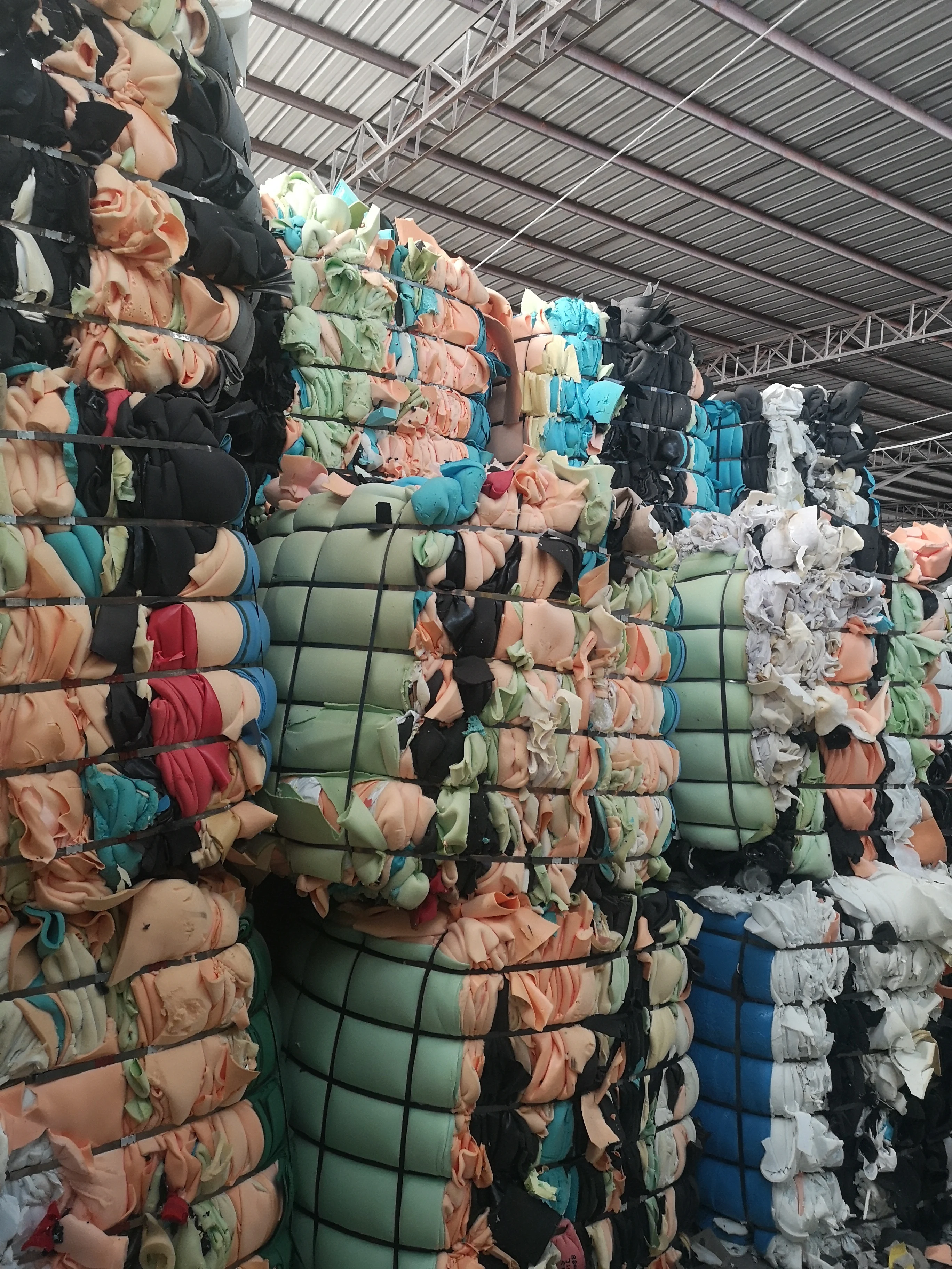 PU Foam Sponge Skin Scrap in Big Pieces