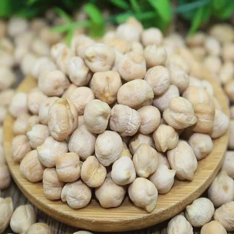 The factory sells a large number of chickpeas directly to meet the food demand