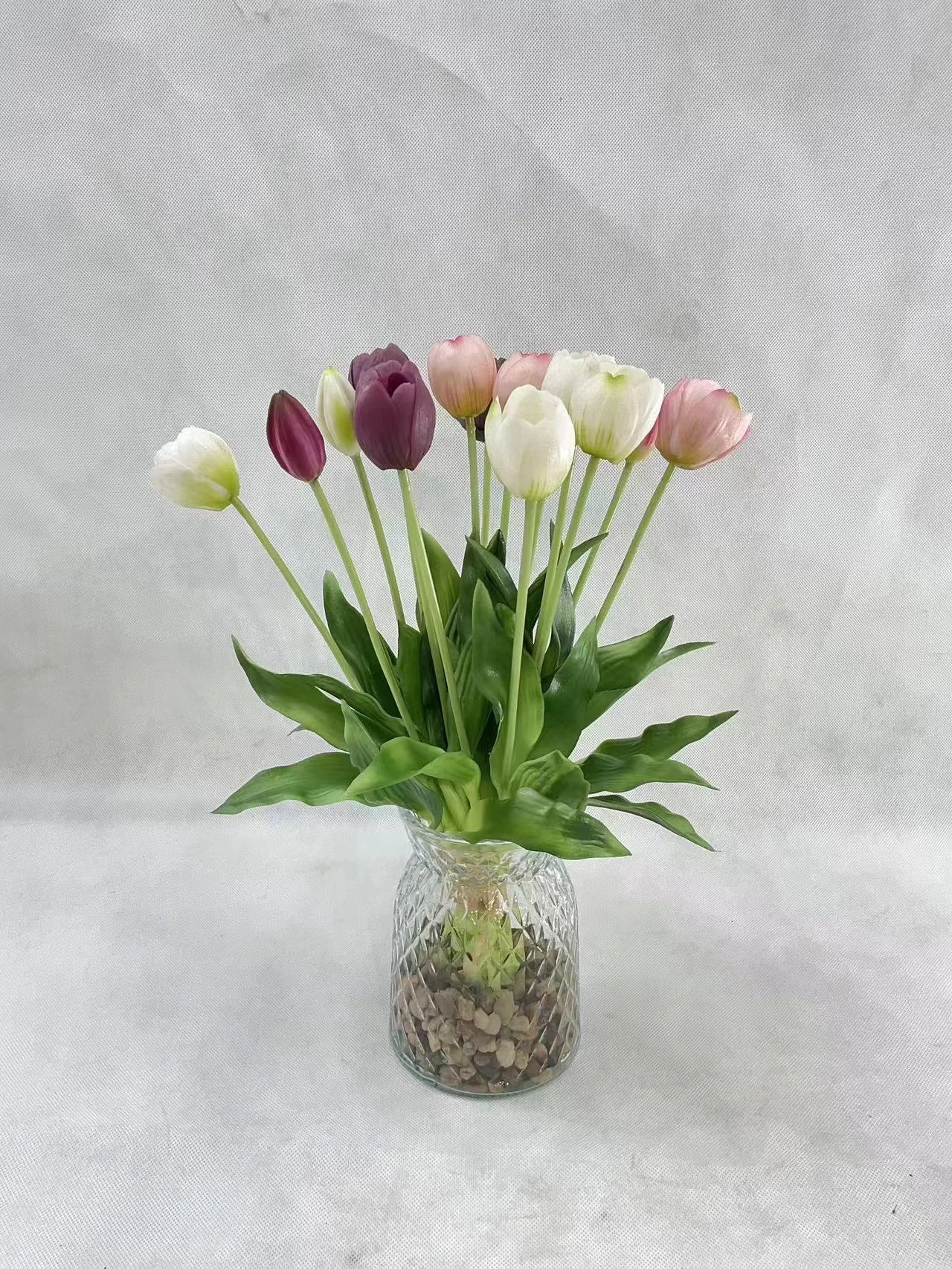Artificial soft rubber tulip PE latex silicone tulip flower artificial flower moisturizing hand feeling 5 tulips bouquet