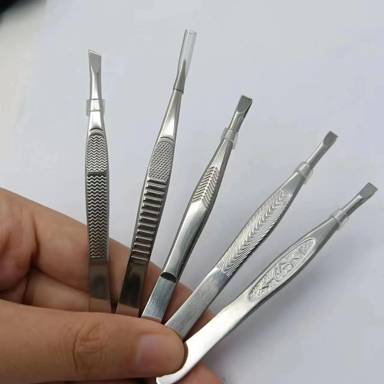 Factory Direct Selling Gold Silver Tweezers Elegant Design Household Makeup Cosmetic Tweezers