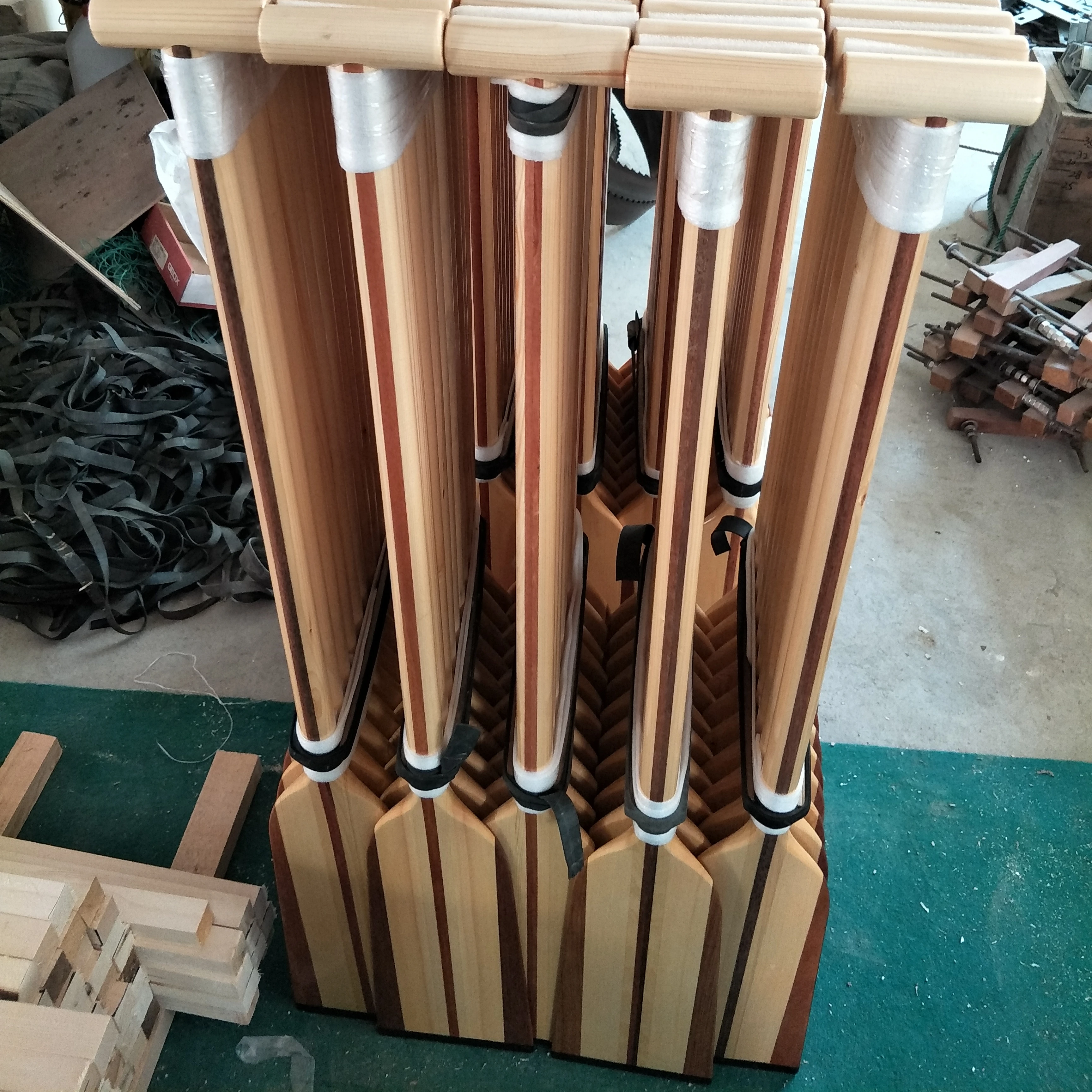 High Quality wooden paddle dragon boat paddle Suitable for all kinds of people