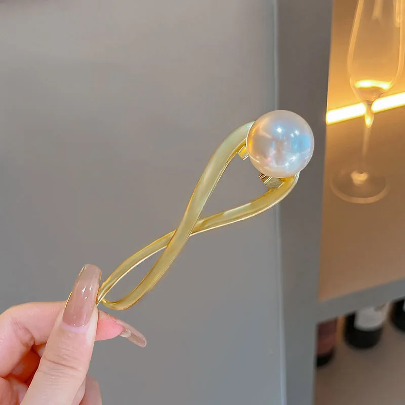 Wholesale Fashion Twist Clip Pearls Alloy Hairpin Sweet Ponytail Clip Barrettes Hairgrips Hair Clips For Women