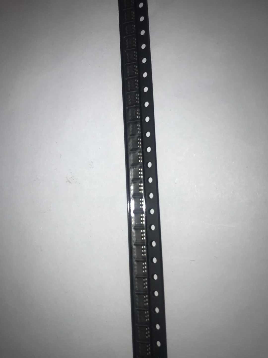 E-TAG BQ21040DBVR IC BATT CHG LI-ION 1CELL SOT23-6 Integrated circuit Electronic components IC BQ21040DBVR BQ21040DBVR