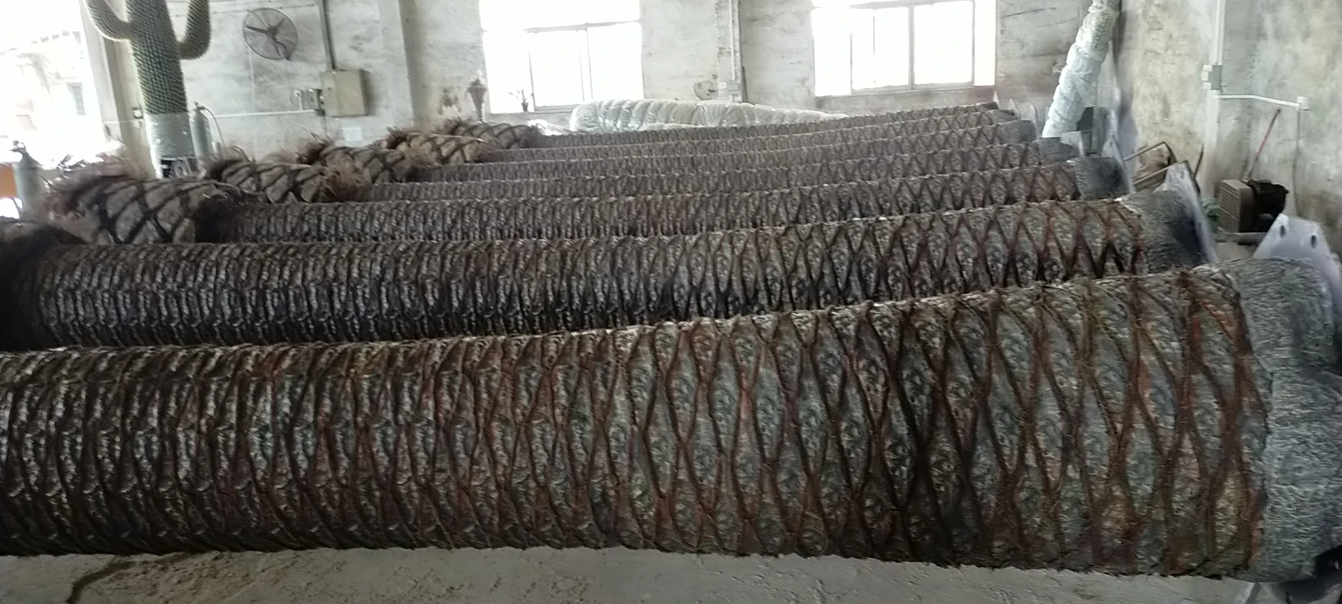 Factory Direct Sale Customized Big Fake Seaweed Palm Tree Large Artificial Date Palm Tree For Garden Hotel Landscaping & Decking