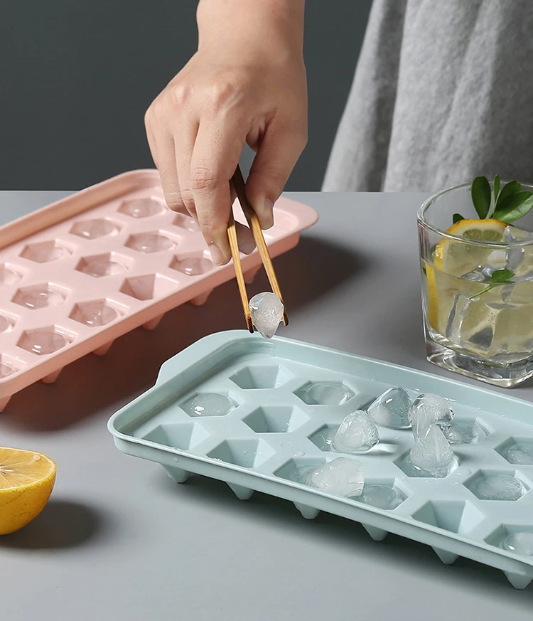 Hot selling food grade silicone ice tray Whiskey ice making round big ice cubes 18 grids mold