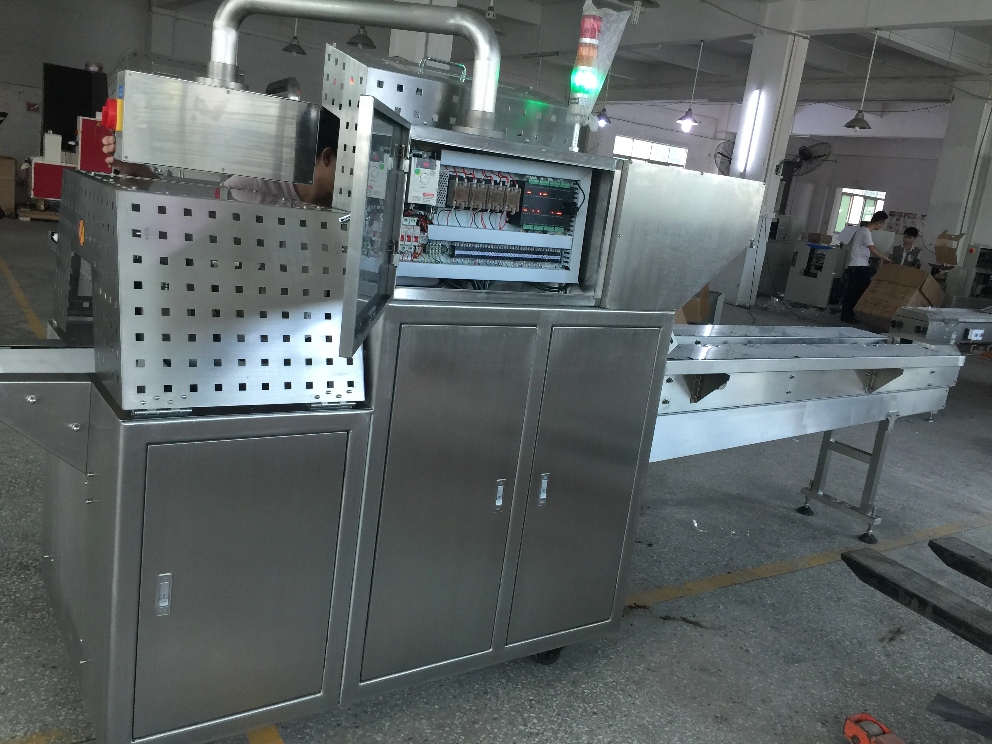 Automatic Box Packing Machine  Wet paper towels packing machine
