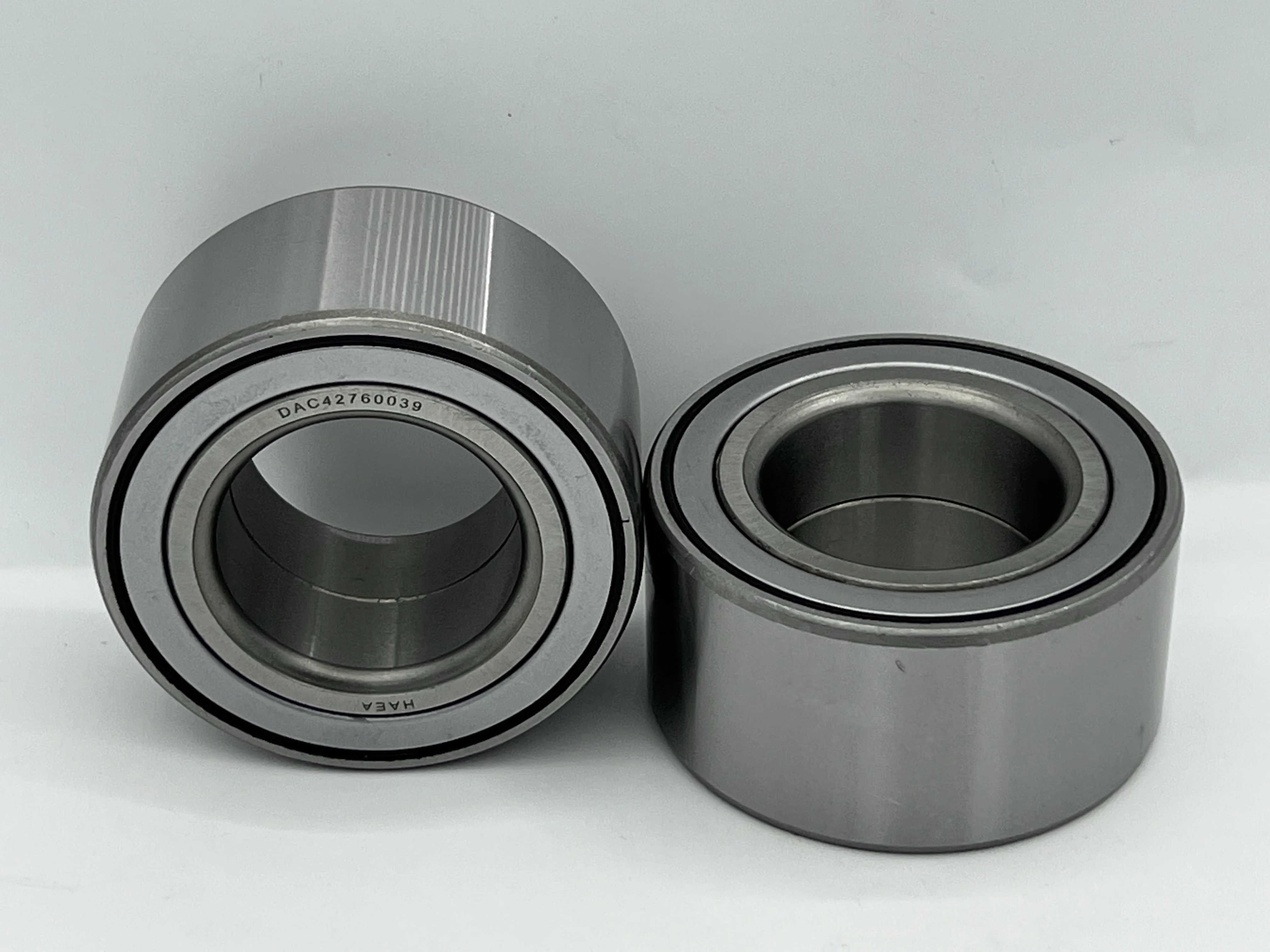 Quality assurance wheel hub bearing with an outer ring and two inner rings42*76*39 DAC42760039