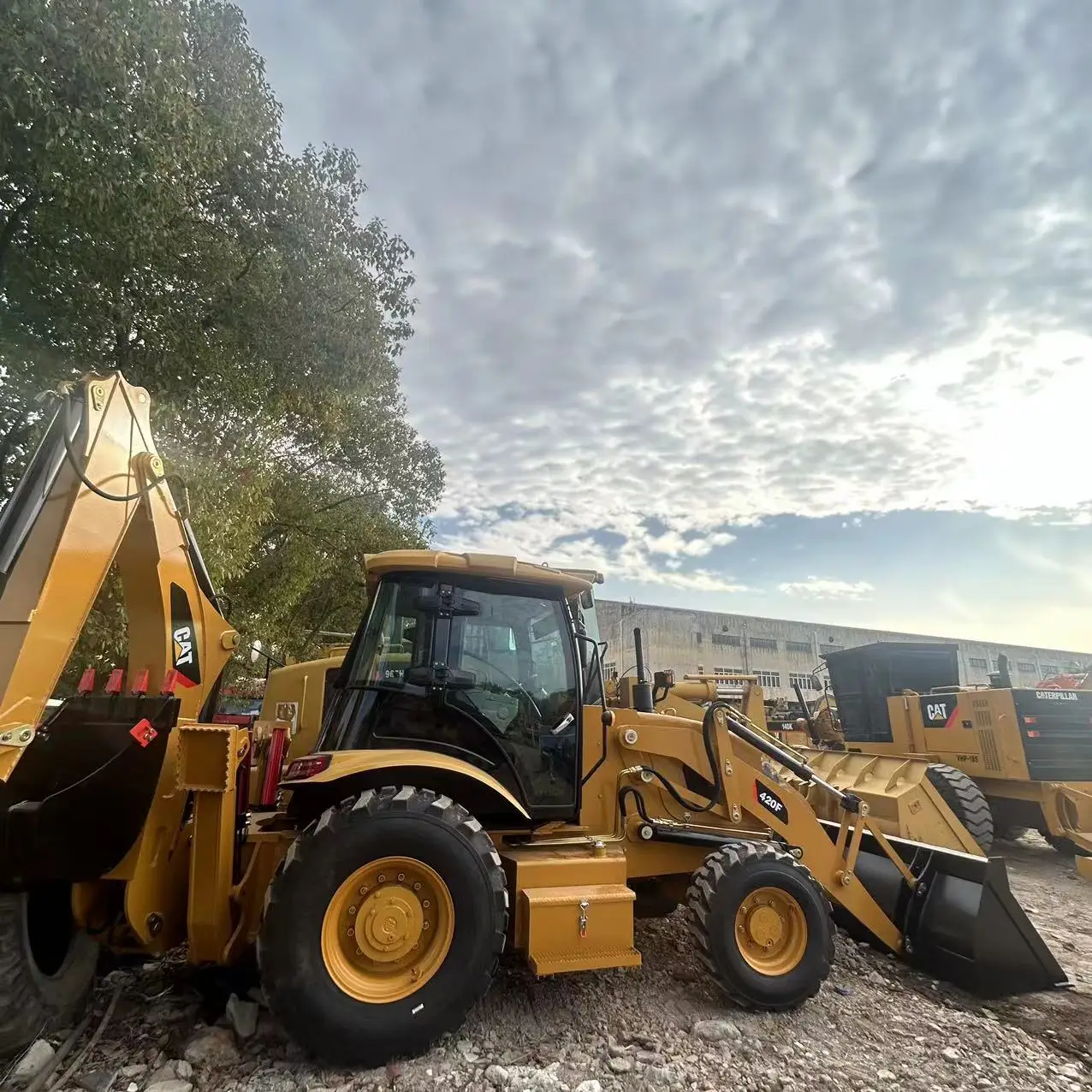 Экскаватор-погрузчик 420 CAT 420F лучшее качество в Шанхае Китай