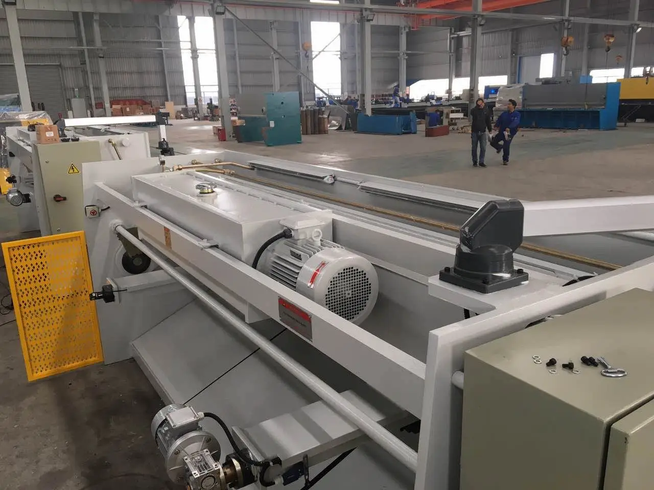 China factory direct sale QC12Y Series cutting shearing machine with E21S Control System