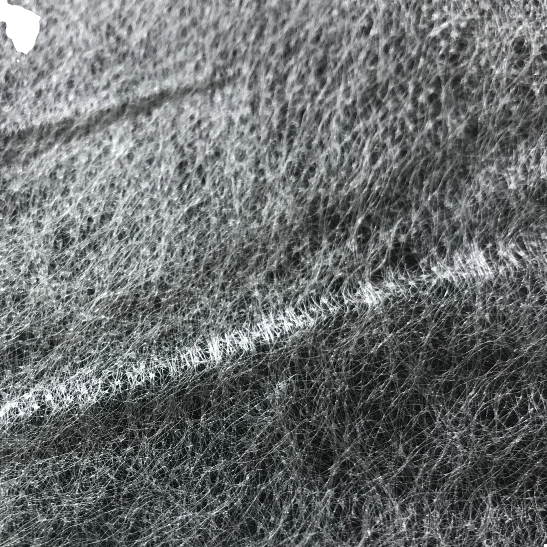 light weight breathable PP non woven fabric protective seedling cloth raw material frost protection non woven roll