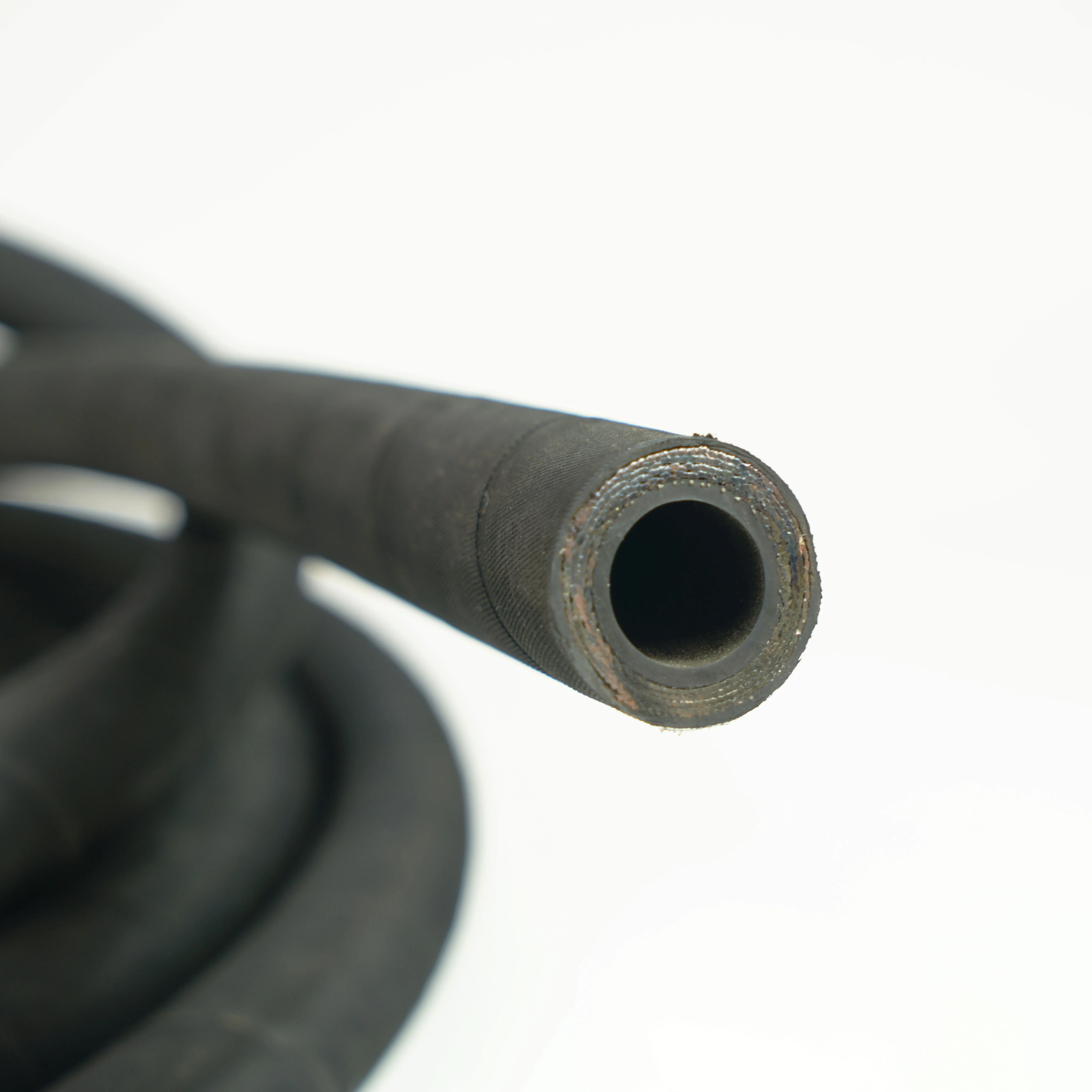 High Pressure Steel Wire Spiral Rubber Hose Guaranteed Quality Four Layers Hydraulic Hose EN856 4SP SAE R1 R2 R4 Rubber