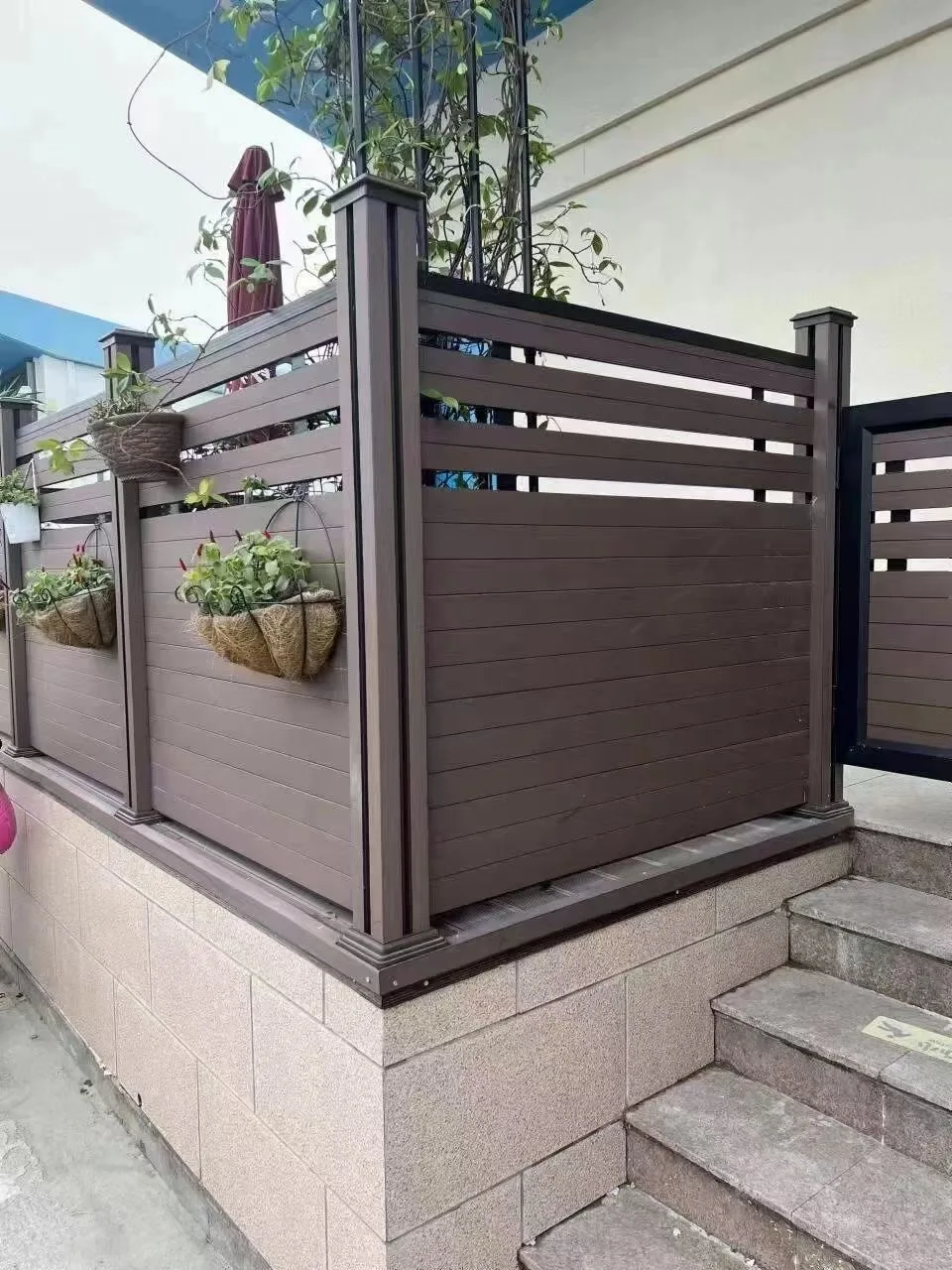 Easy Installation WPC Wall Panels Plastic Wood Composite outdoor fence Decorative Ceiling Board Pergola/Garden