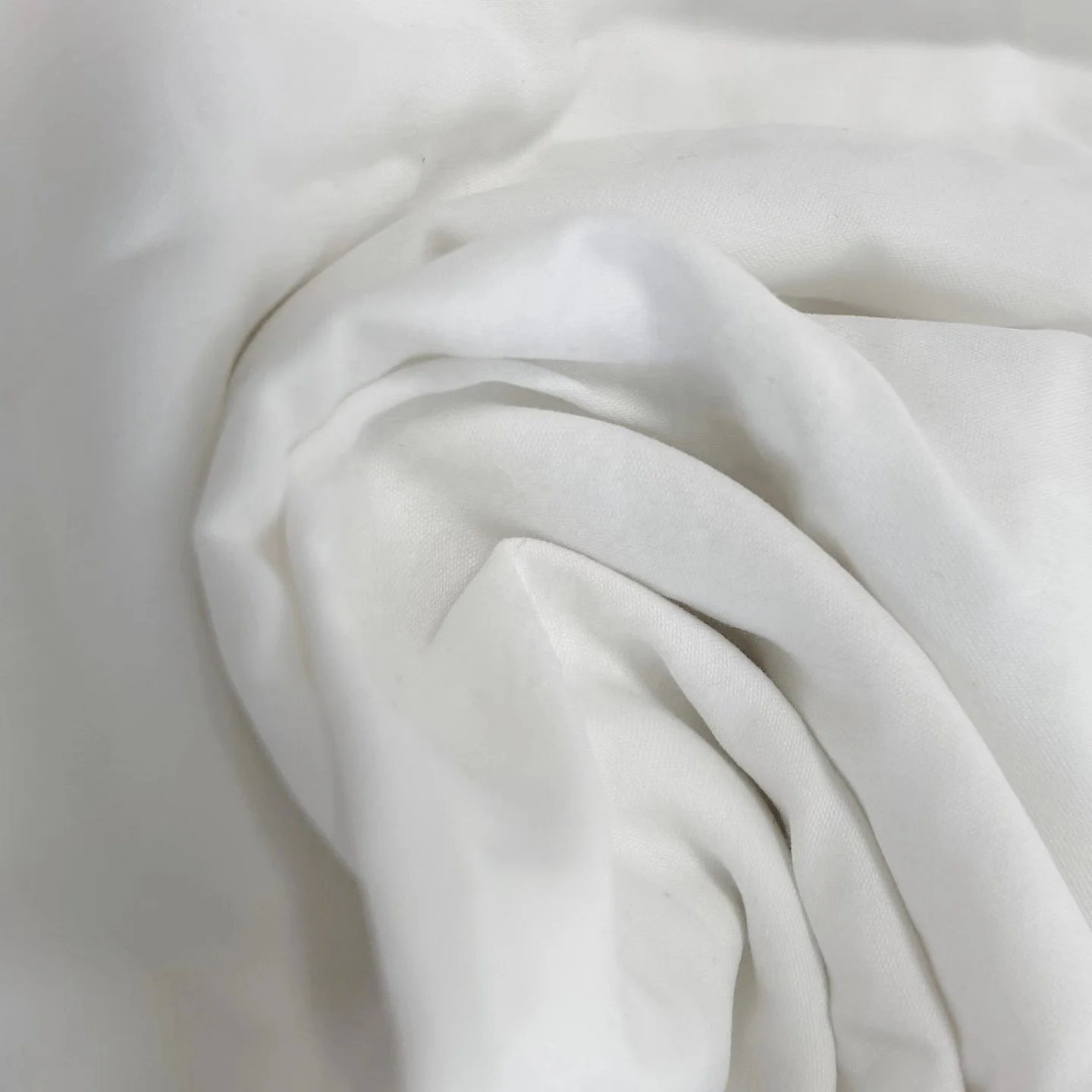 Recycling Industrial Wiping Textile Waste High Cotton Bed Sheet 100% Cotton Uncut Cotton Rags for Marine Painting Car Cleaning