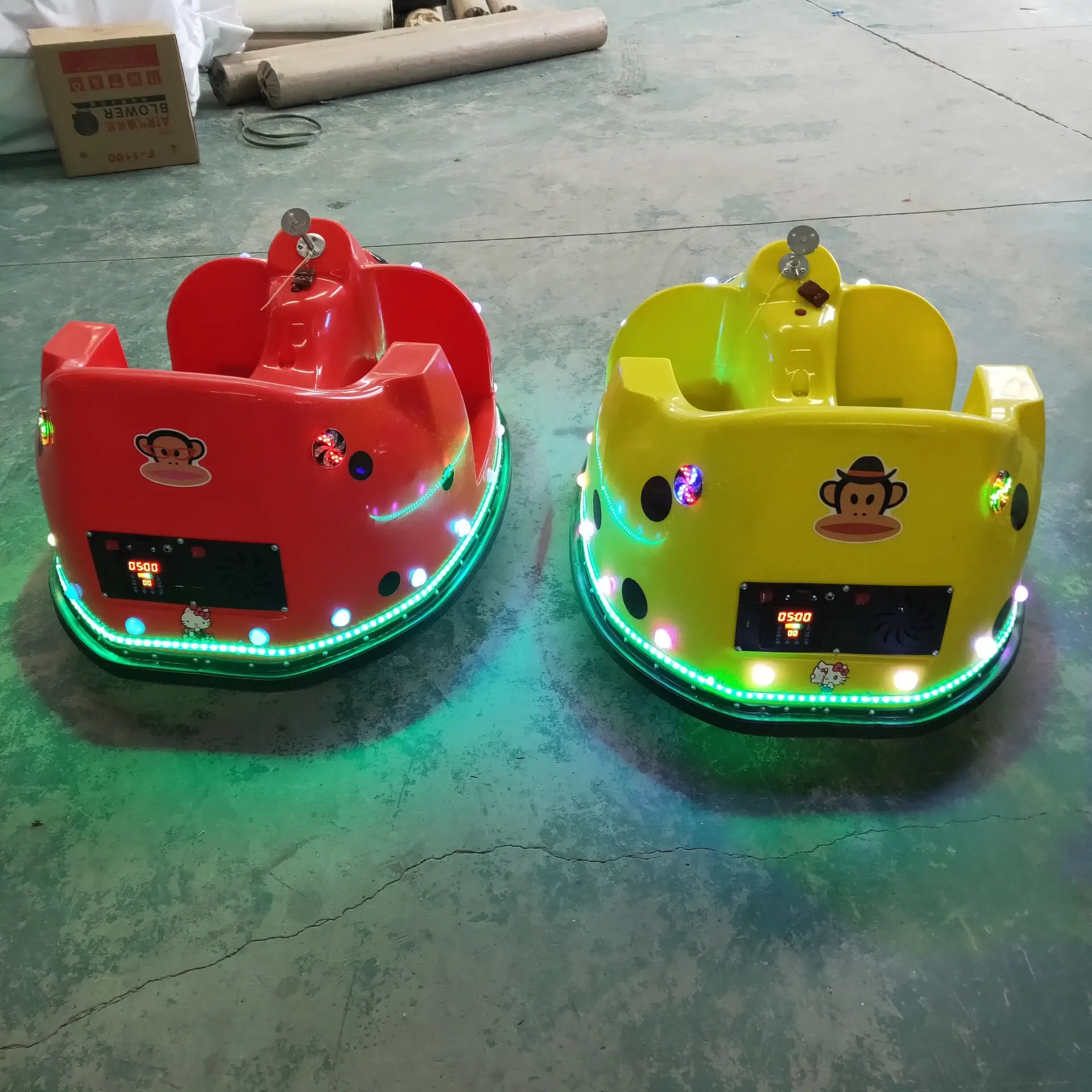 2021 commercial colorful light amusement vehicle rental parent-child double square outdoor kids electric mini bumper car