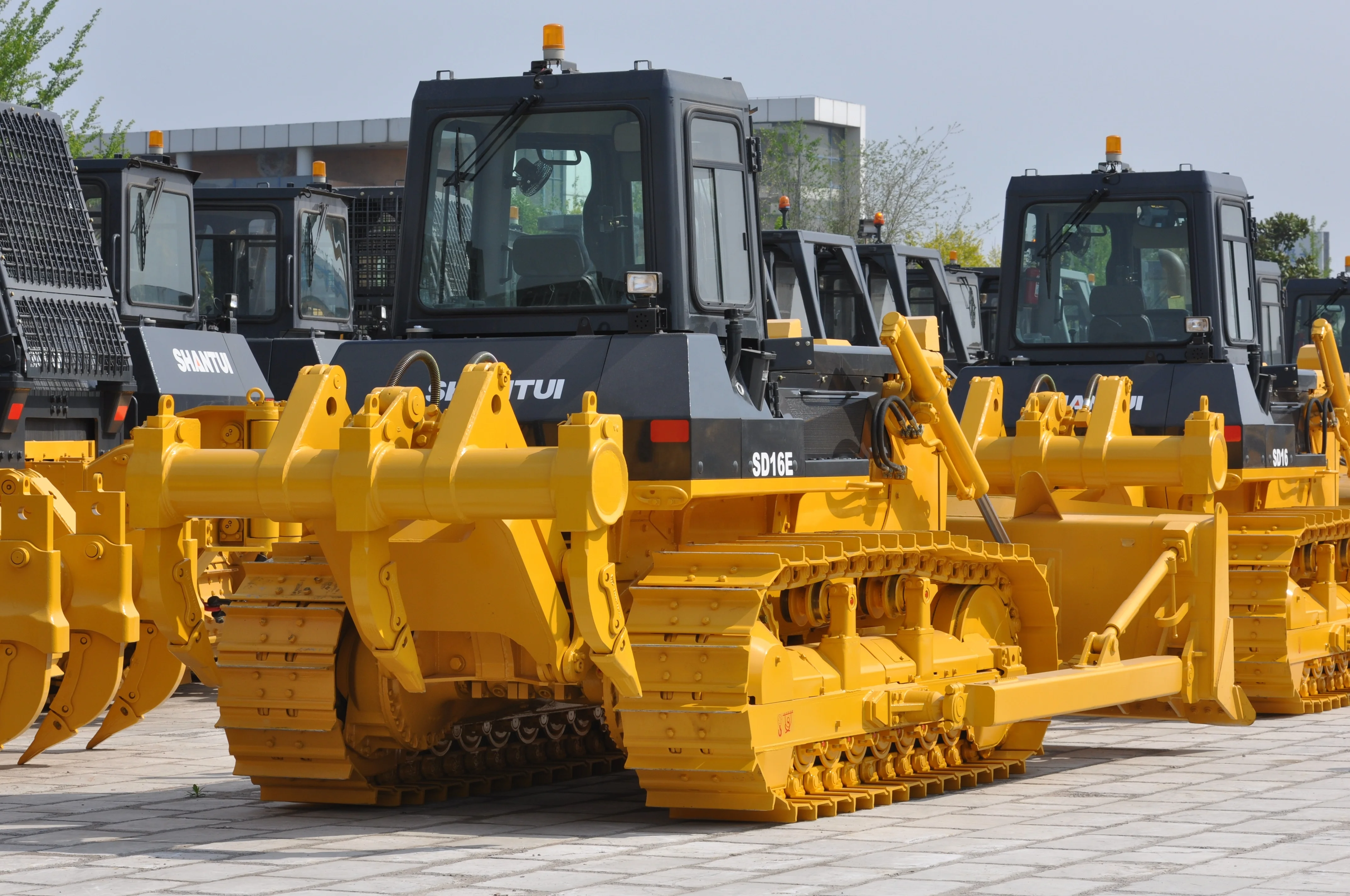  Бульдозер средней мощности SHANTUI SD16R