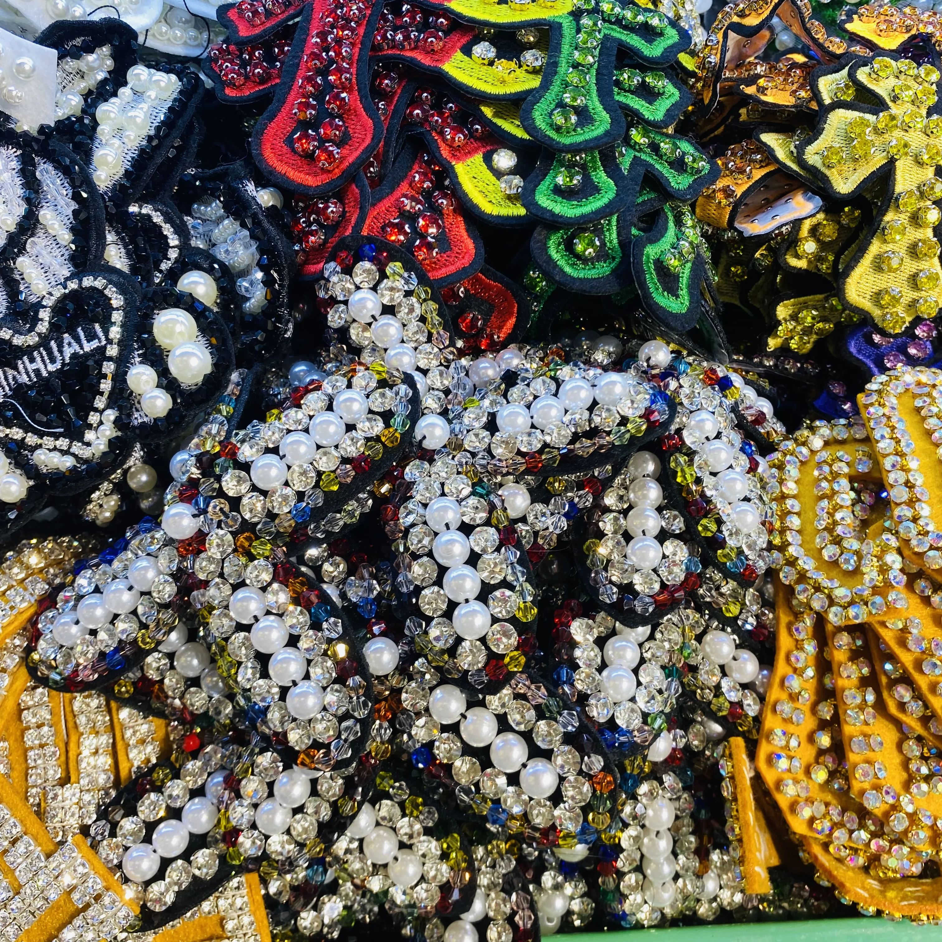 Famous Brands Patch Handmade Badges Appliques logo Stock Patches