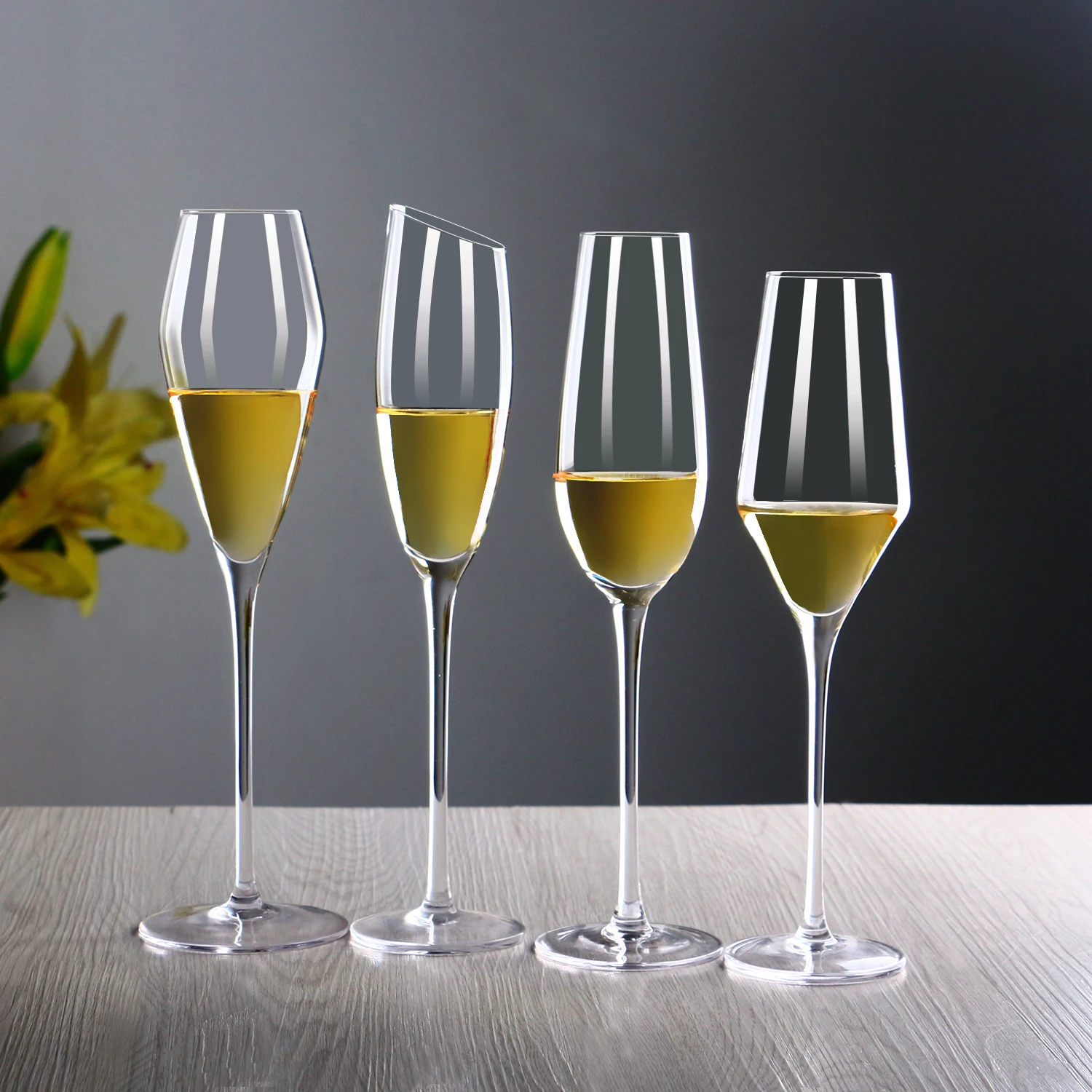 Hand Blown Lead Free Crystal Coupe Champagne Glasses Flutes For Wedding Party