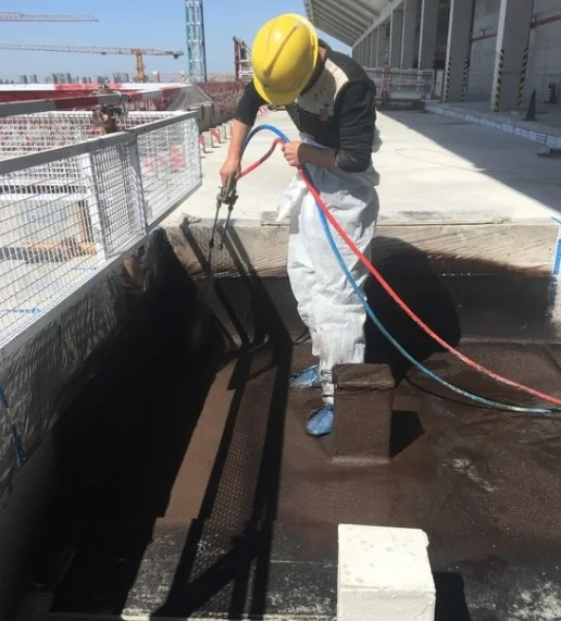 Used for roof engineering waterproof coating factory direct sales of non - curing rubber asphalt waterproof coating