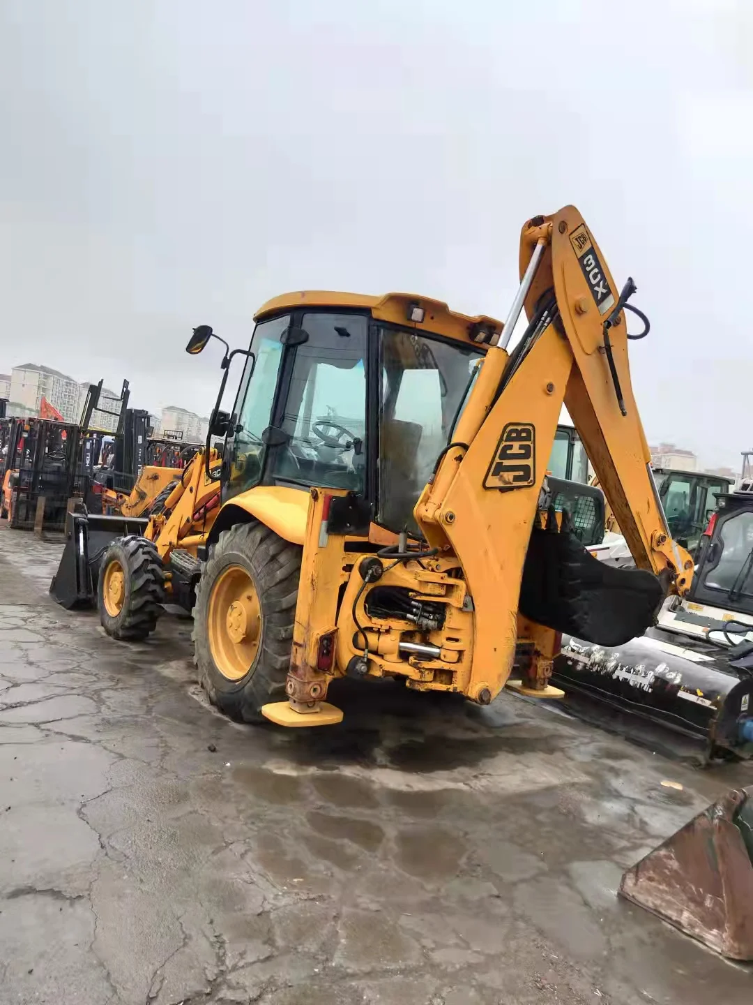 Экскаватор-погрузчик JCB 3CX