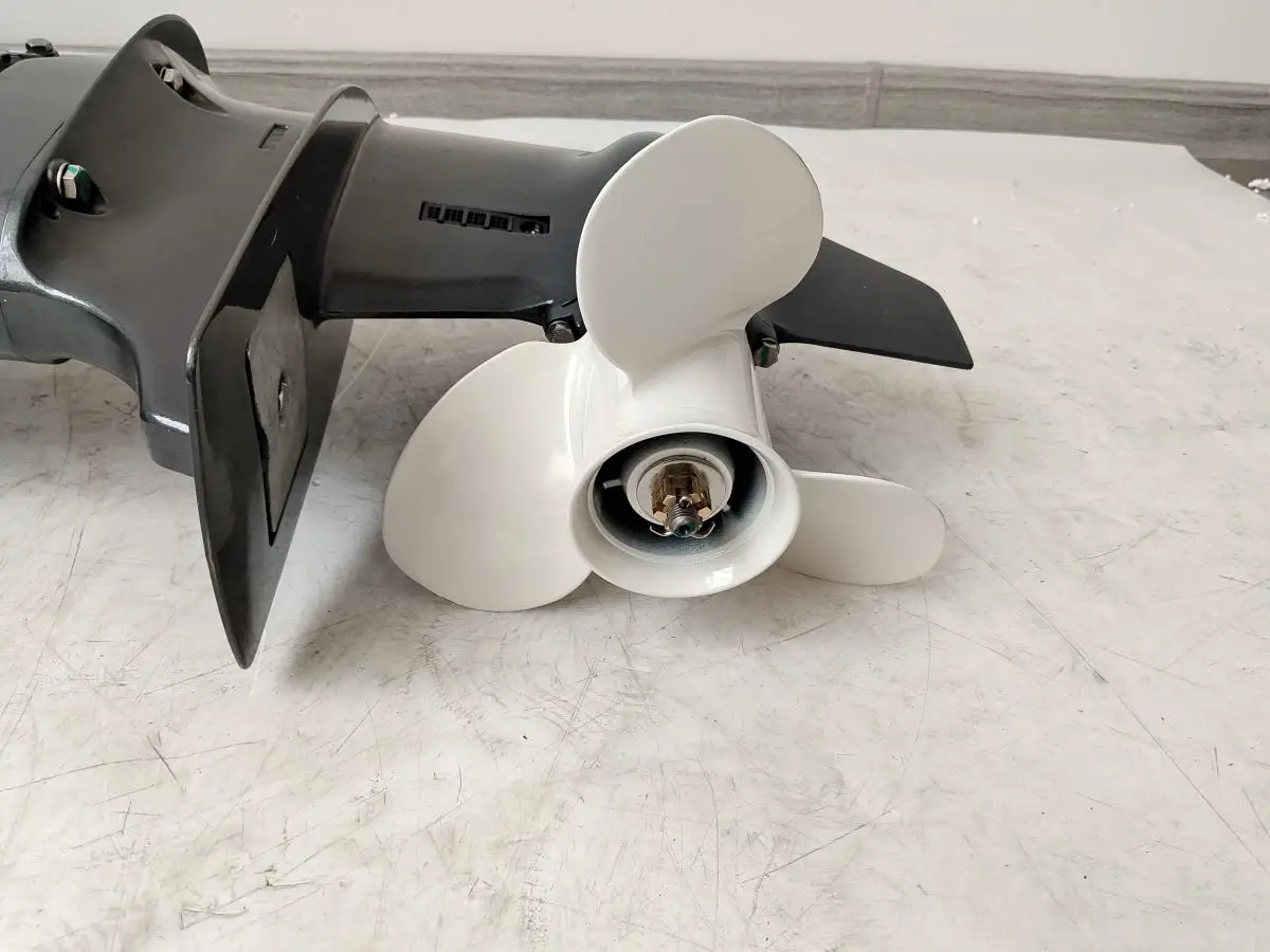 UM Professional Equipment 246 CC 2- Stroke 18HP Outboard  Motor For Sale