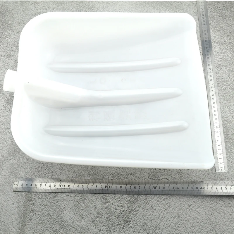 China factory snow shovel white multi use large beach thickening spade head plastic snow shovel
