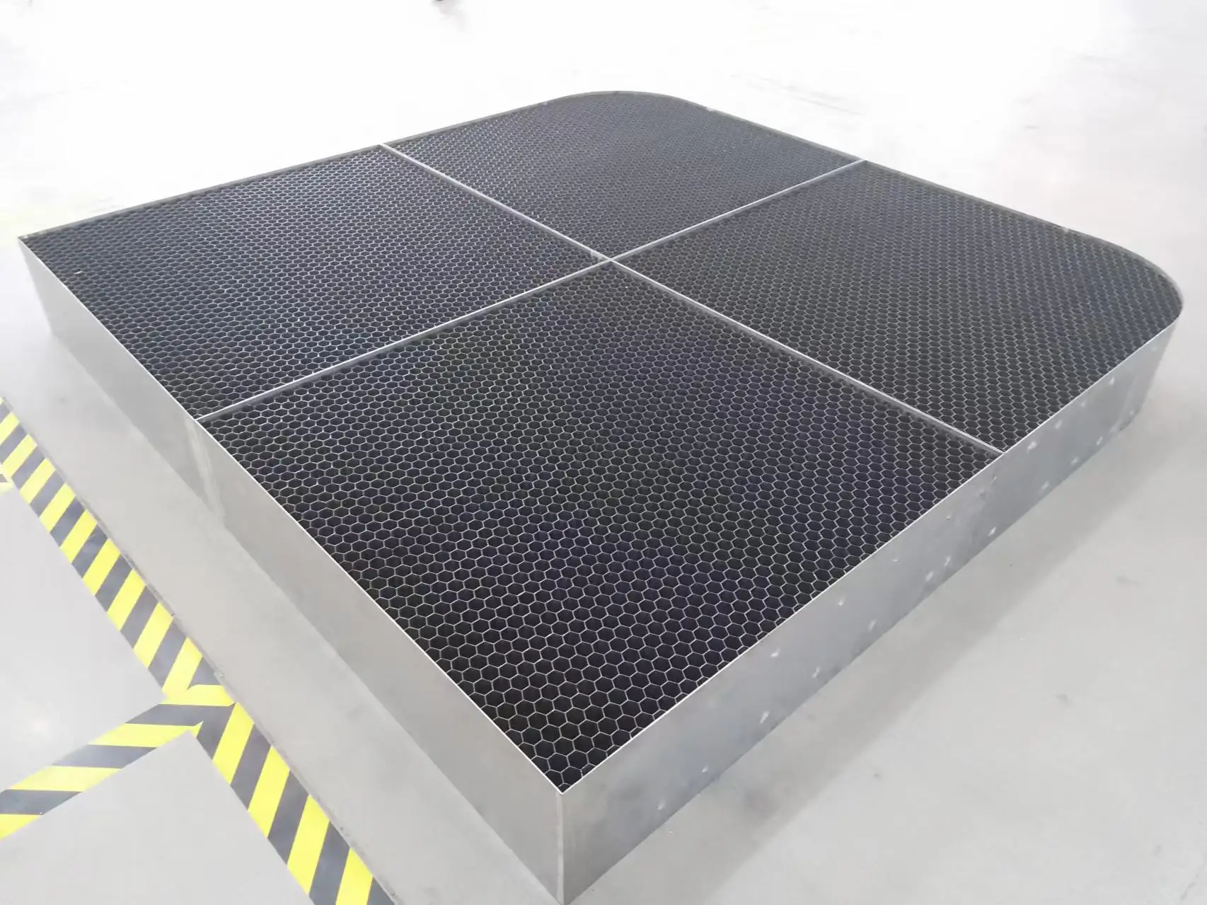 Restraint of Electromagnetic Interference Stainless Steel Honeycomb Core For Wave-Guide Window