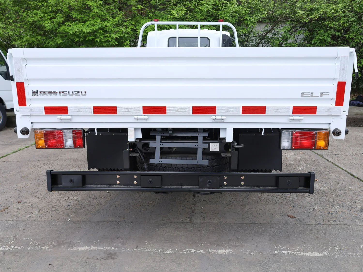 China cargo truck isuzu 4 wheeler in peru from south korea alibaba supplier 2 tons 4x2 trucks camiones for sale