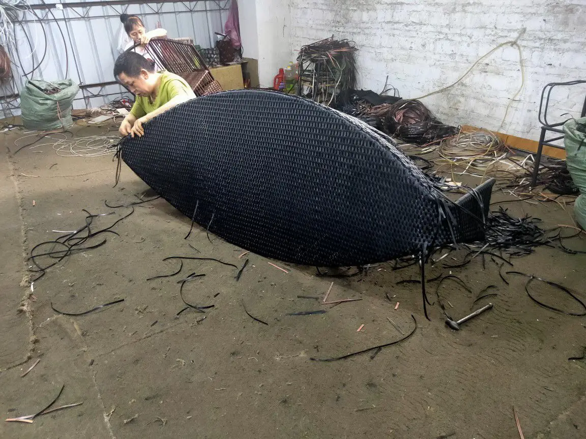Outdoor Rattan Leaf Chaise Lounge Chair