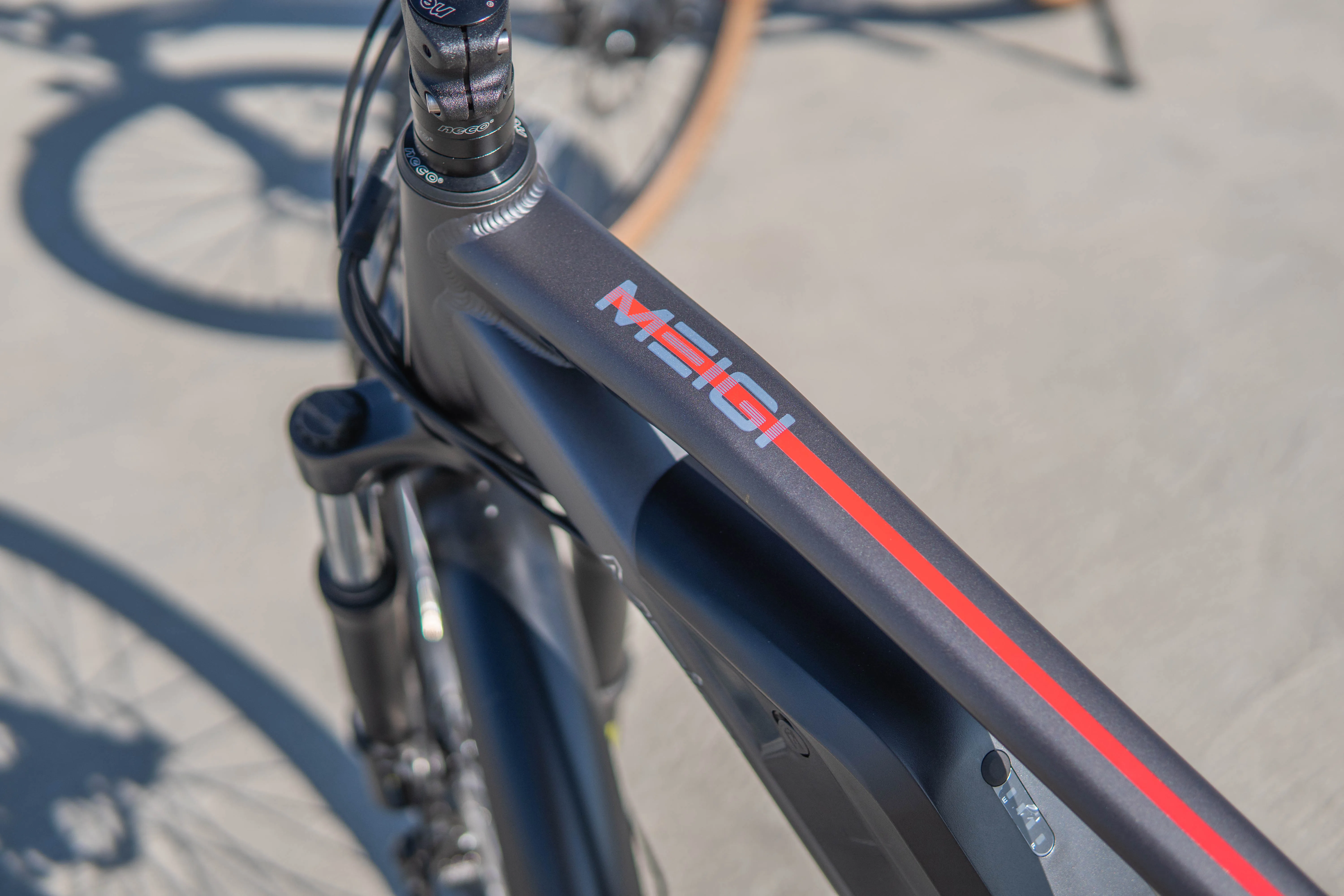 MEIGI easy go electric bike 48V 13AH electric bike lithium battery electric treadmill walking bike with fast speed