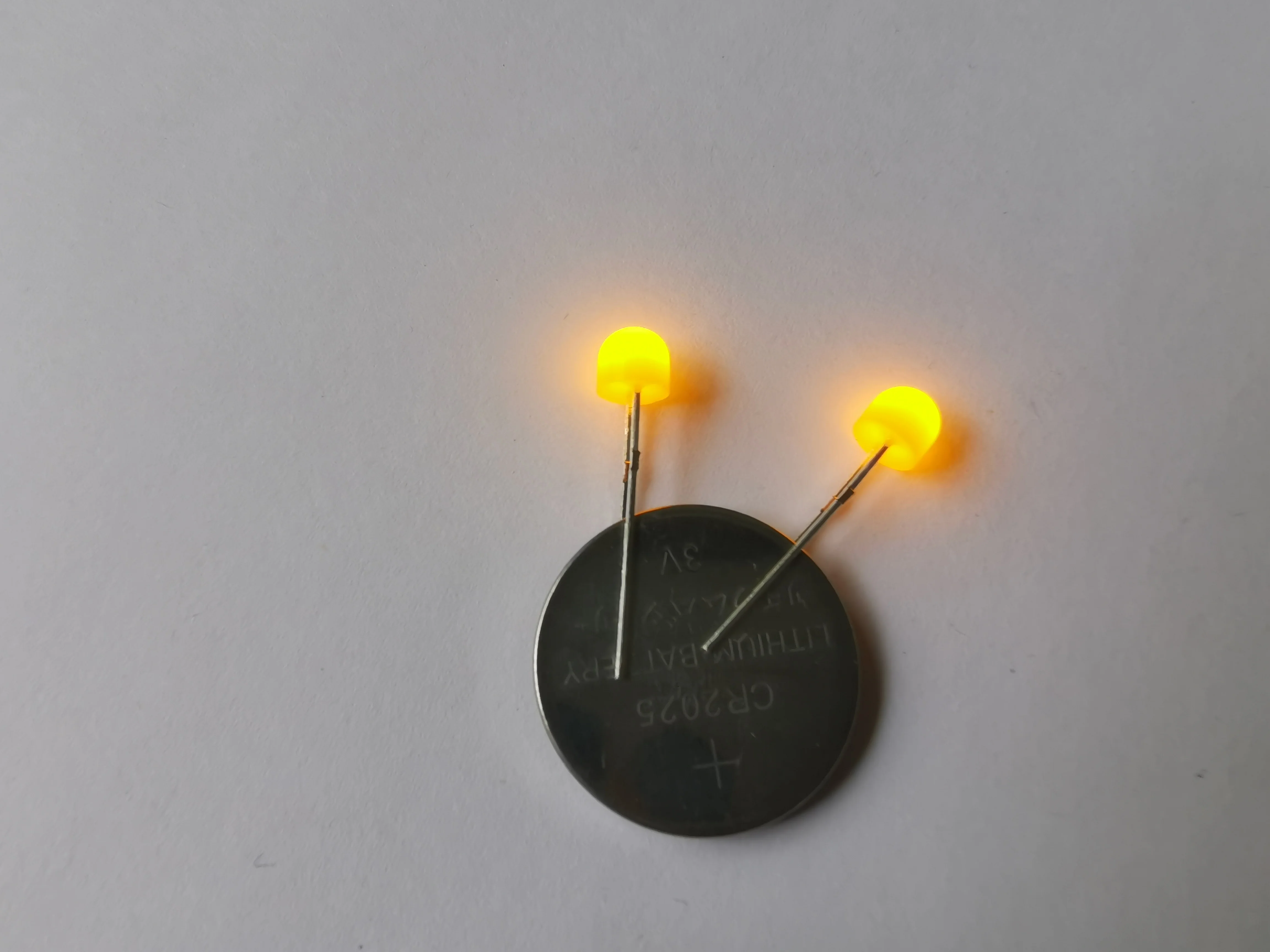 580nm 585nm amber color 5mm diffused lens led lamp in 360 degree