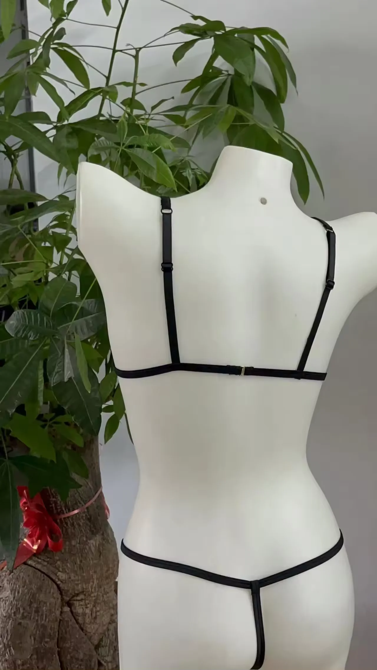 Women Sexy Lingerie hollow-out Lace Porn woman Sexy Lingerie Bra & Thong Panty Hot Bra