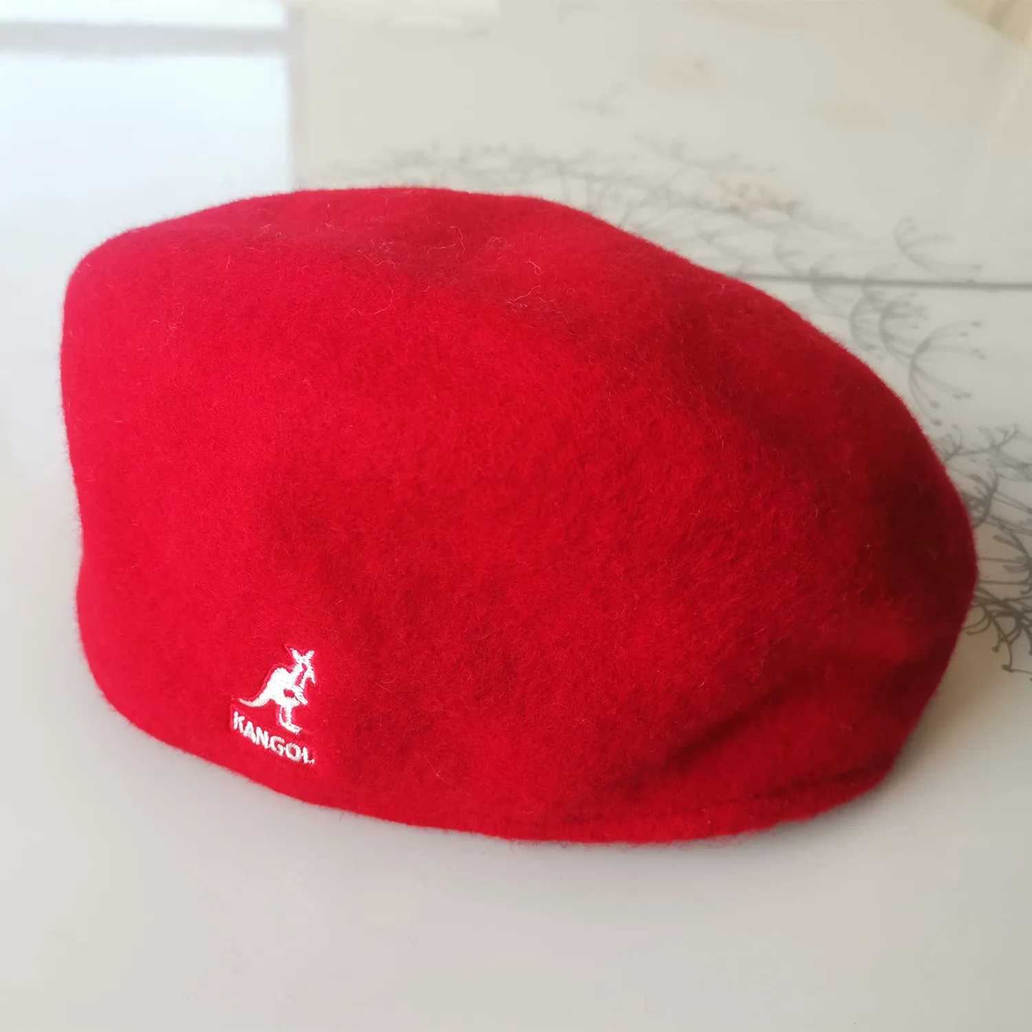 Оптовая продажа, шерстяной берет с вышивкой, женский шерстяной берет на осень и зиму, британская ретро-шляпа hyun, черная плоская шляпа, женский берет, шляпа