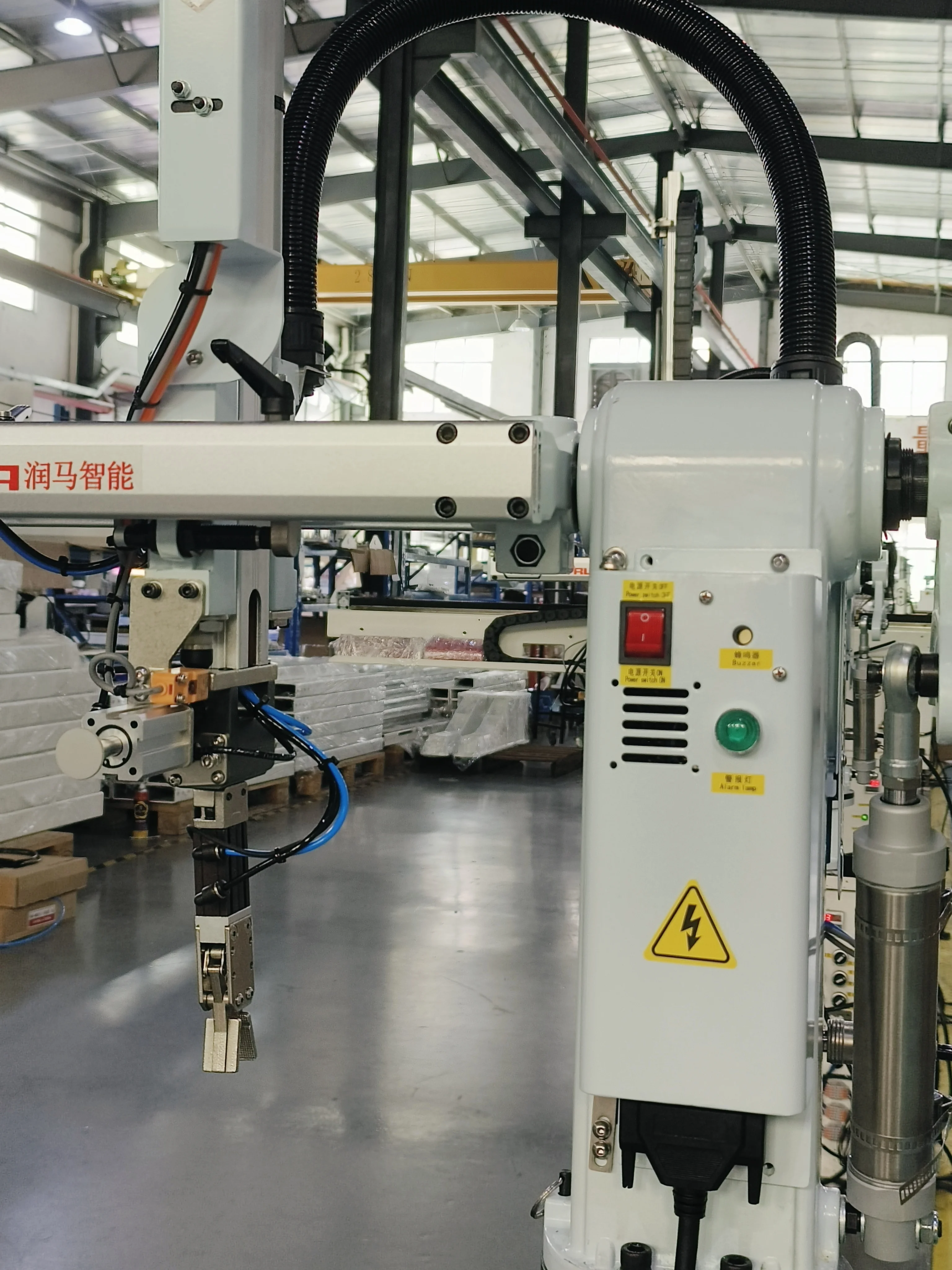 2024 Runma Save Costs Sprue Picker Robot Arm Apply to Plastic Injection Molding Machine 50-180T
