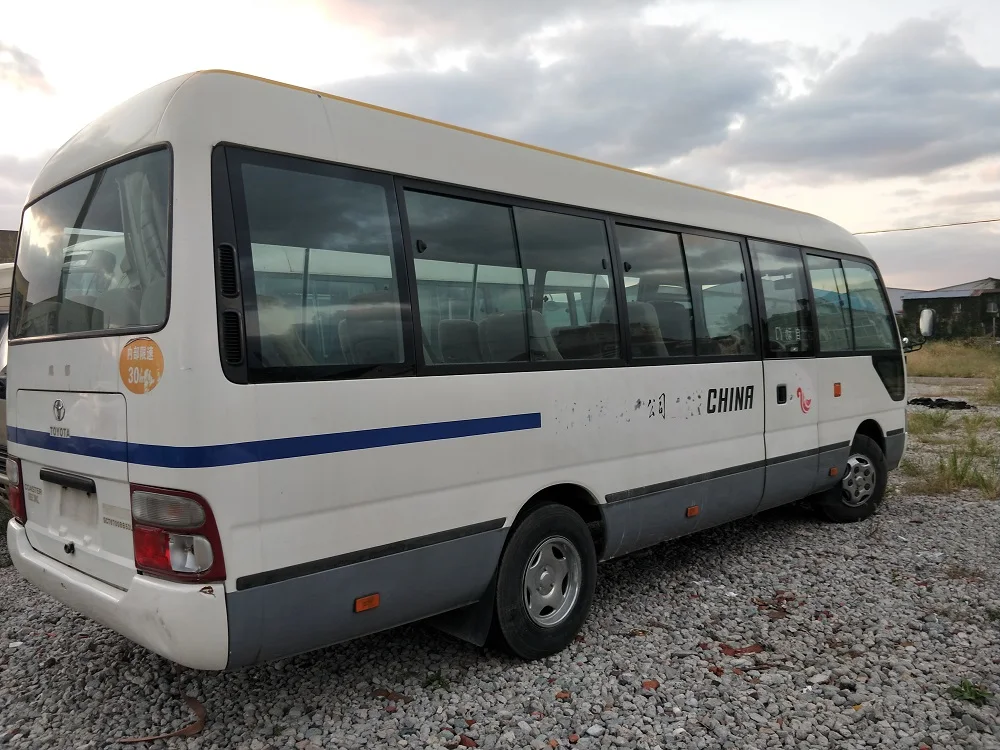  Бывший в употреблении по низкой цене японский бренд Toyota coaster bus годы от 17 до 45 мест общественный автобус Китае для