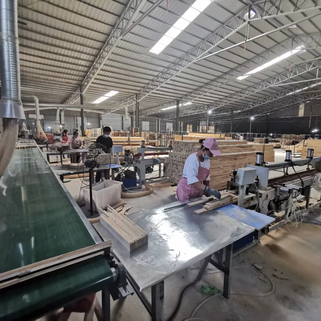 6mm 12mm 15mm 18mm New Zealand Radiate Flower Grain or Straight Line Pine Wood Finger Joint Board for Furniture