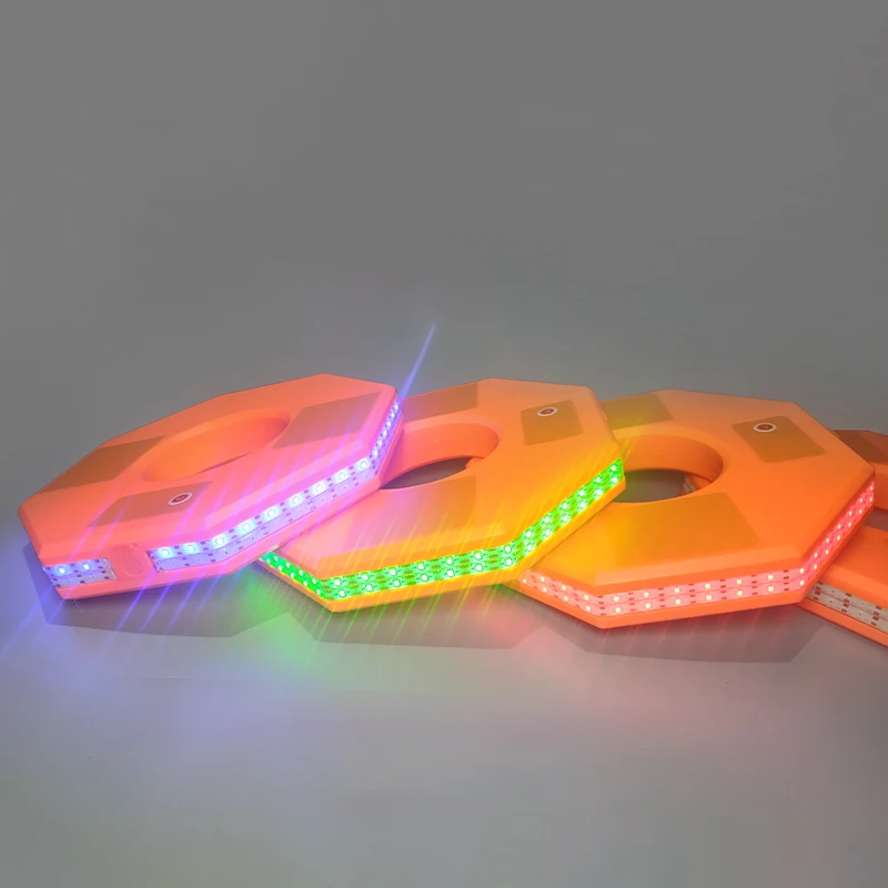 Road safety amber strobe beacon small smart LED traffic light traffic cone gate flashing light